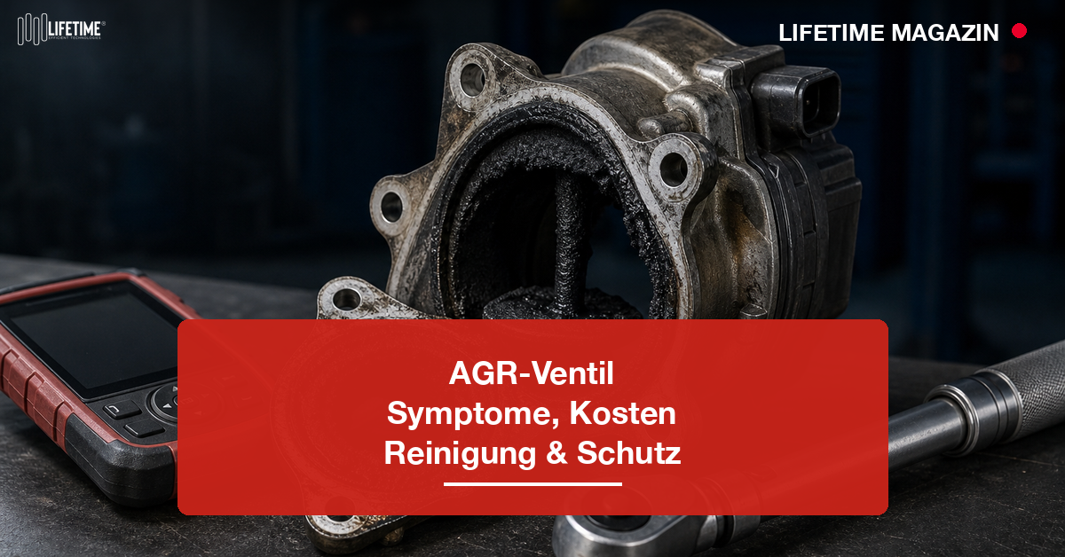Stark verkoktes AGR-Ventil eines Diesel-Pkw auf der Werkbank mit Diagnosegerät und Drehmomentschlüssel
